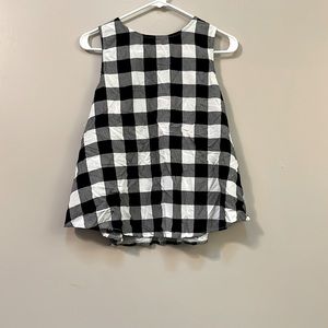 Black and white, buffalo checked, curved hem blouse
